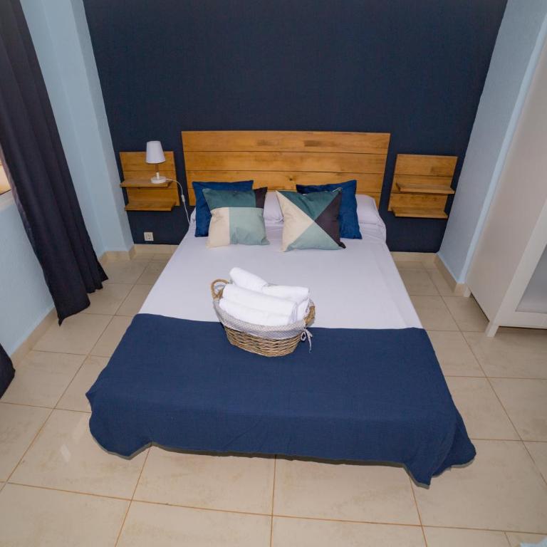 Old Town Alicante - Deluxe Double Room with Shared Bathroom - 7