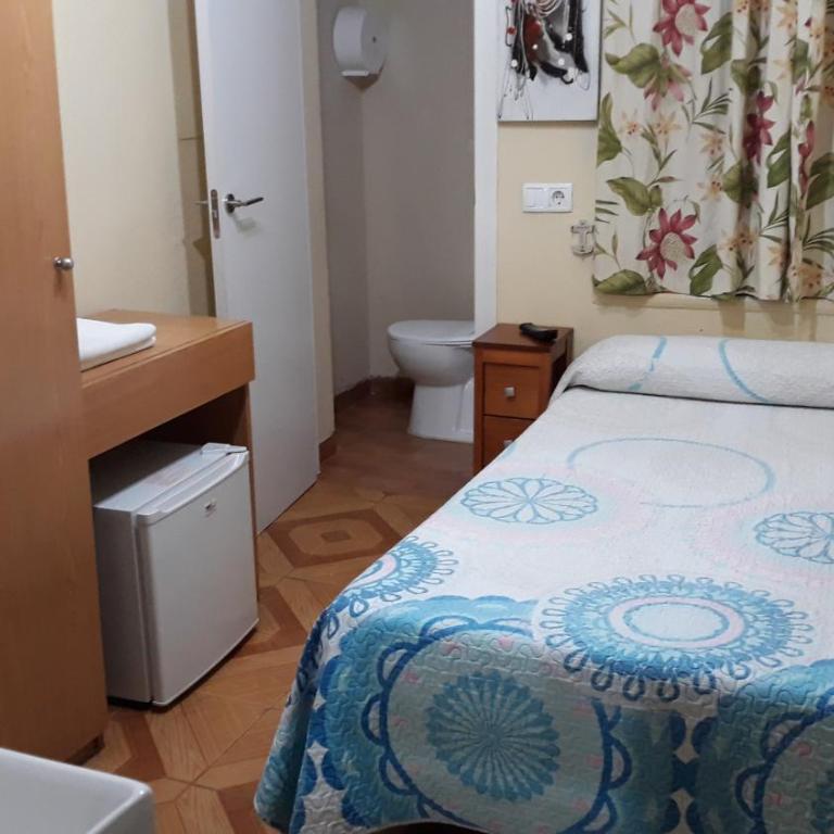 Hostal Fuentesol - Chambre Simple avec Salle de Bains Privative - 1