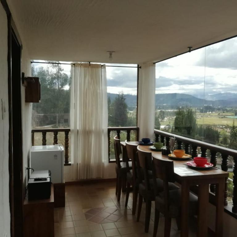 Hotel Cabañas El Rincón de las Campanas - Habitación Familiar con vistas a la montaña - 7