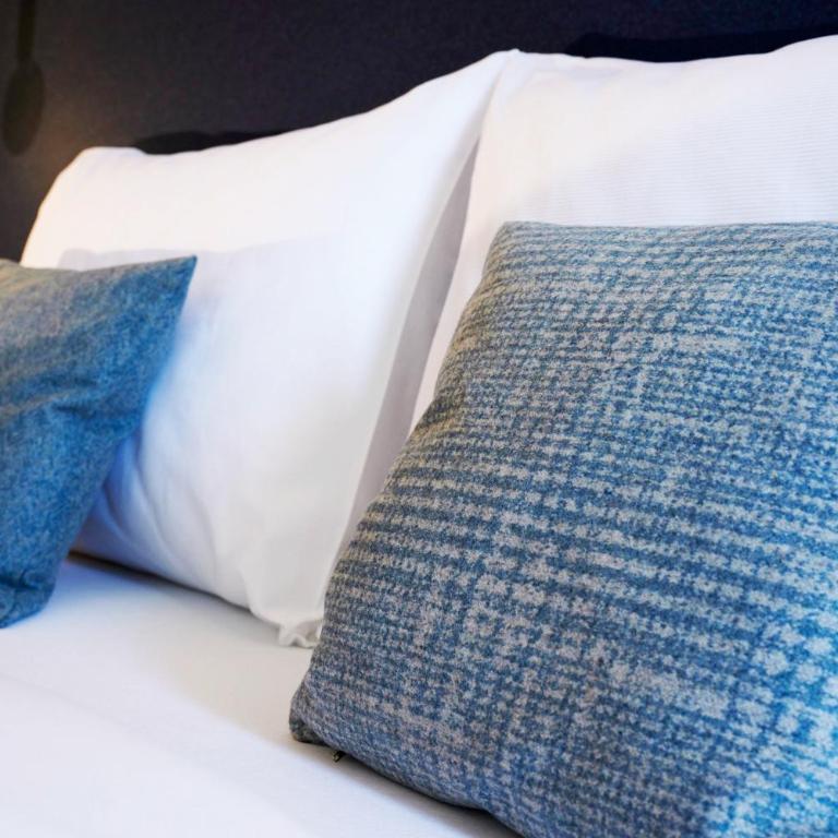 Wellness und Brunch Hotel MorgenZeit beheizter Naturteich Genuss Frühstück bis 13 Uhr Hochkönig Sommercard - Junior Suite mit Balkon - 5