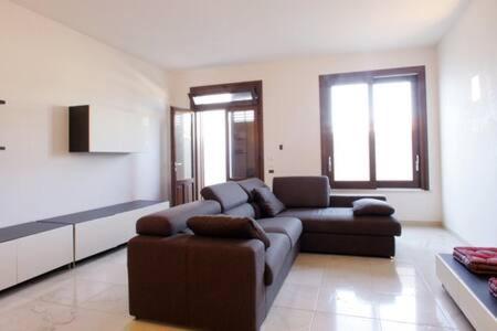 VILLA DELFINI 2-12 Pax - Villa con 3 Camere da Letto - 13