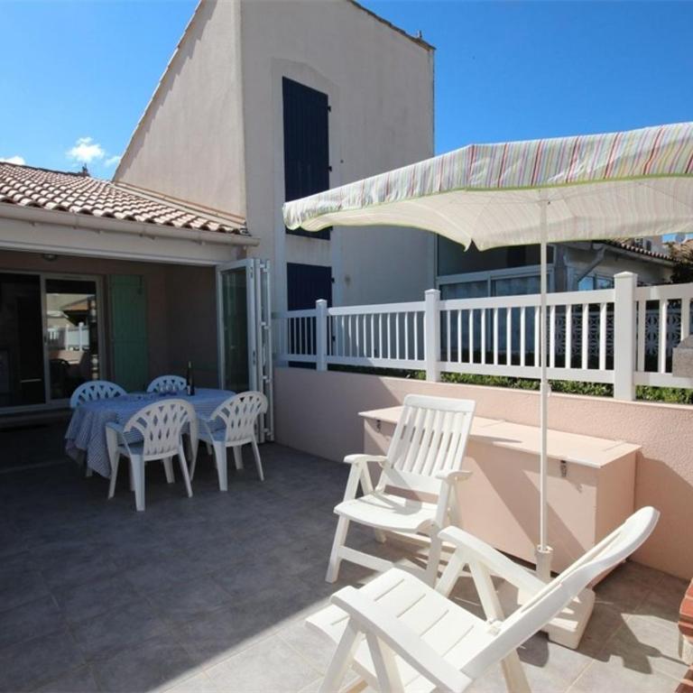 Belle villa climatisée 4-5 couchages 2 terrasses piscine commune parking dans résidence sécurisée 200m de la mer LRMA45 - Two-Bedroom House - 2