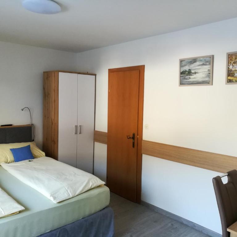 Apartment Waldhaus Opitz - Doppelzimmer mit Balkon - 2