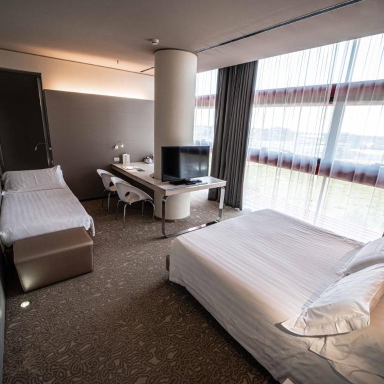 Best Western Plus Net Tower Hotel Padova - Camera Queen Comfort con Letto Singolo Supplementare - 2