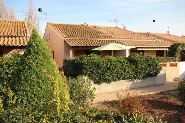Jolie villa d'angle pour 5 couchages, clim sejour, terrasse, parking dans residence securisee piscine commune 400m de la mer LRJP16 - Casa con 2 Camere da Letto - 12