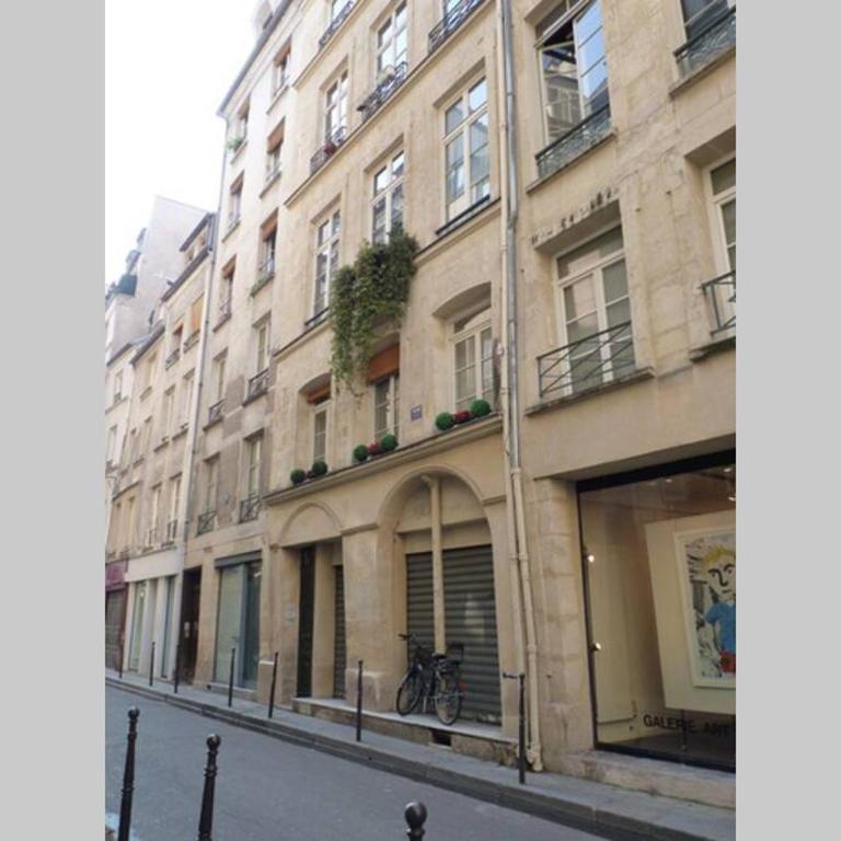 Typical Marais 3 bedroom - Beaubourg - Appartement 3 Chambres - 24