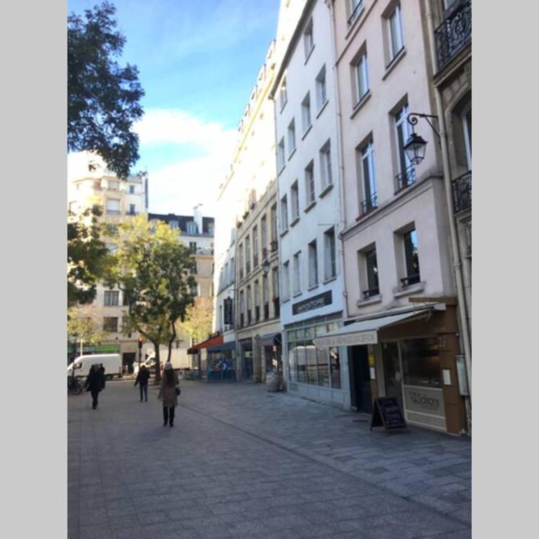 Typical Marais 3 bedroom - Beaubourg - Appartement 3 Chambres - 35