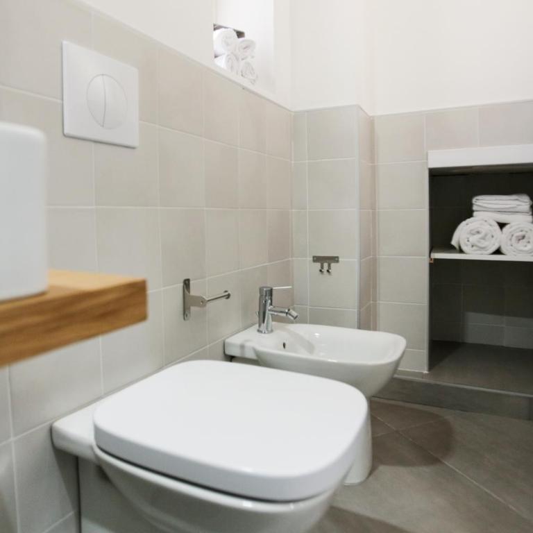 Duomo 34 Guest Room - Camera Matrimoniale con Bagno Privato - 10
