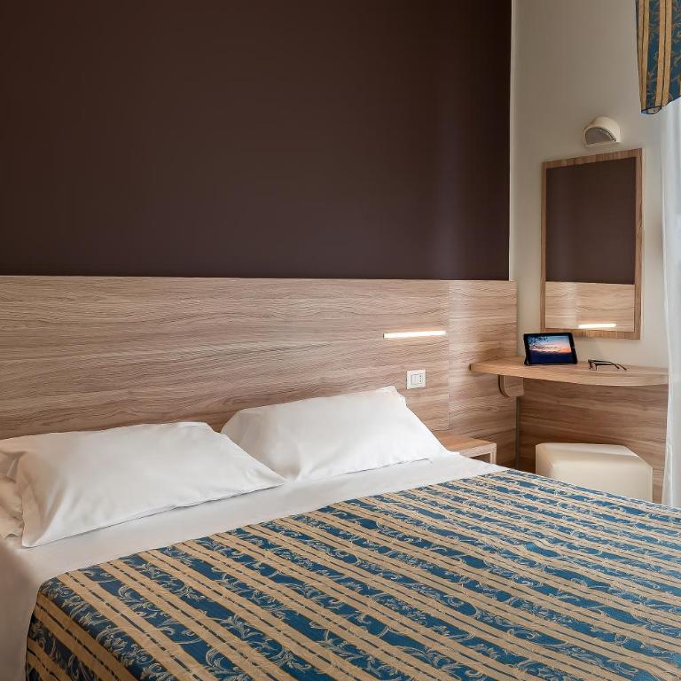 Hotel Sole Mio - Camera Quadrupla Economy - 1