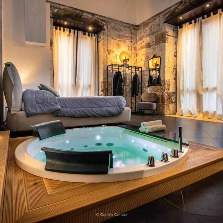 GARIBALDI MAISON DE CHARME - Suite Queen con Vasca Idromassaggio - 1
