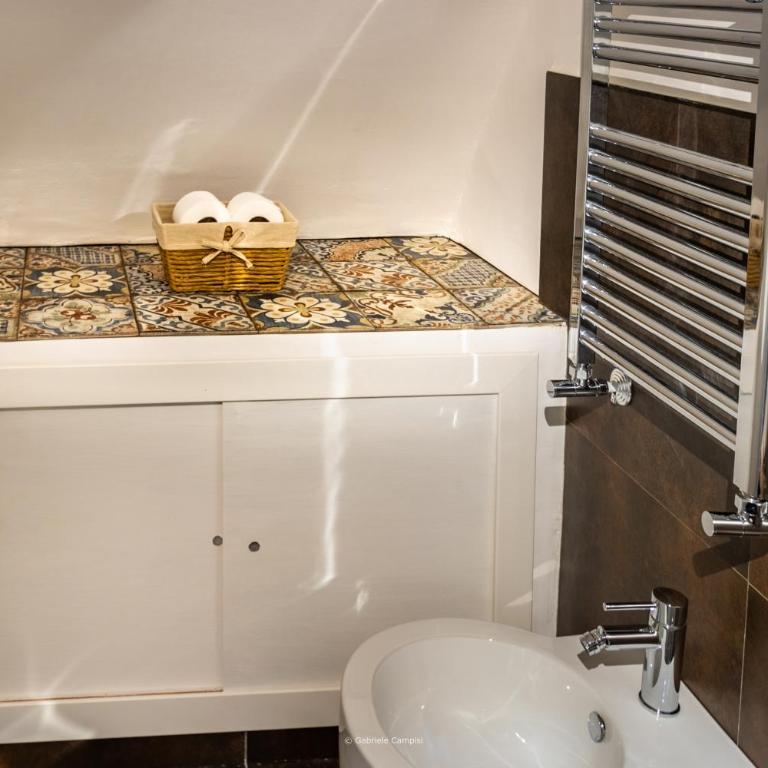 GARIBALDI MAISON DE CHARME - Suite Queen con Vasca Idromassaggio - 17