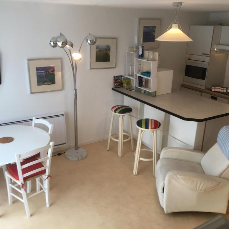 Duplex T4 idéalement situé entre la place du marché et le bord de mer - Apartment mit 3 Schlafzimmern - 6