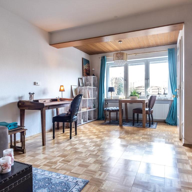 cruwzo I Holiday Home with Balcony, Garden and Terrace - Ferienhaus - 18