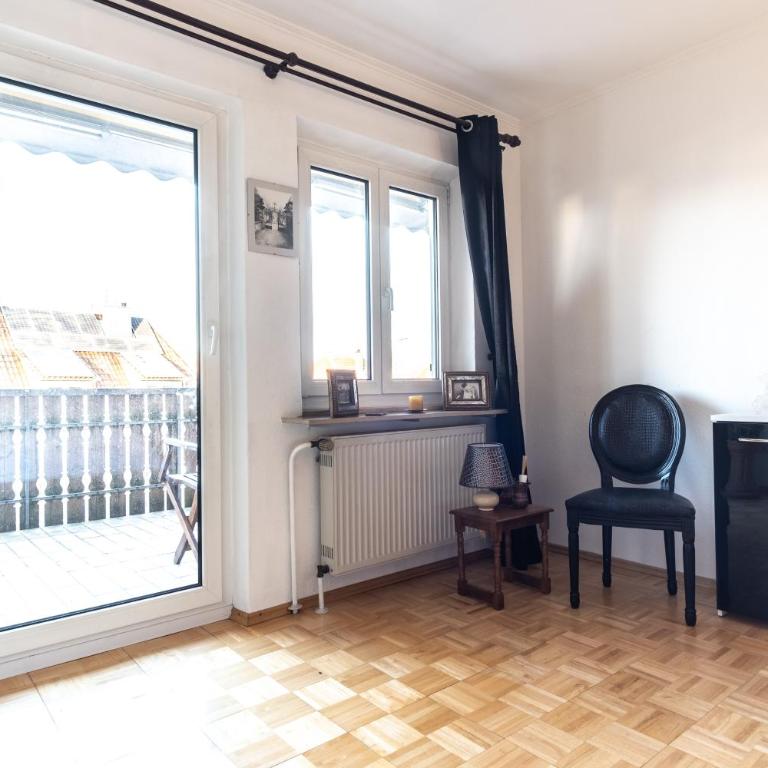 cruwzo I Holiday Home with Balcony, Garden and Terrace - Ferienhaus - 9
