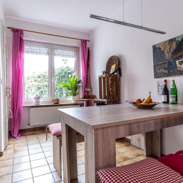 cruwzo I Holiday Home with Balcony, Garden and Terrace - Ferienhaus - 22