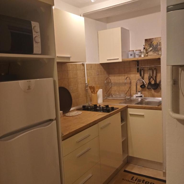 GRBAVICA COZY APARTMENT - free parking - One-Bedroom Apartment - 32