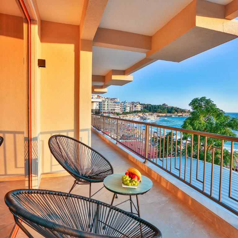 Sunset Hotel - Deluxe Double Room with Balcony and Sea View - 7