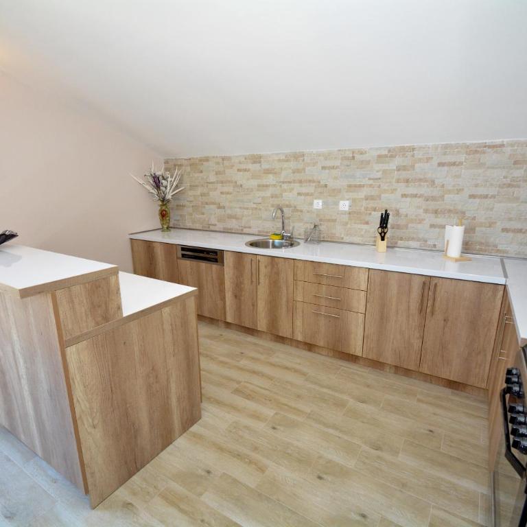 Villa Sofia - Three-Bedroom Apartment - 12