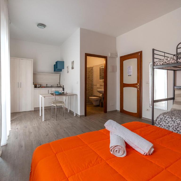 B&B Villa Montreux - Camera Familiare con Bagno Privato - 1