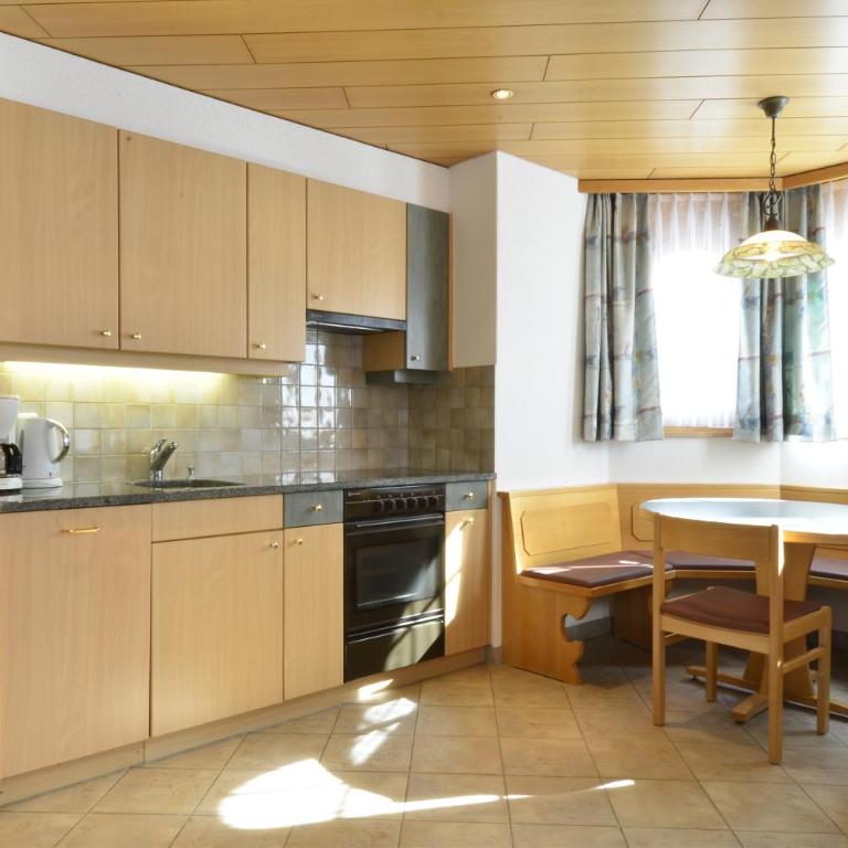 Helvetia Apartments - Apartment mit 2 Schlafzimmern - 2