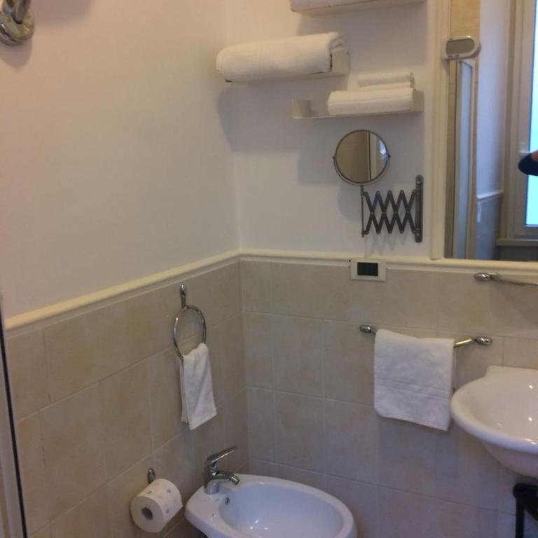 Comfort spazio e privacy 2 camere 2 bagni e self check in nel cuore di San Giovanni - Two-Bedroom Apartment - 13