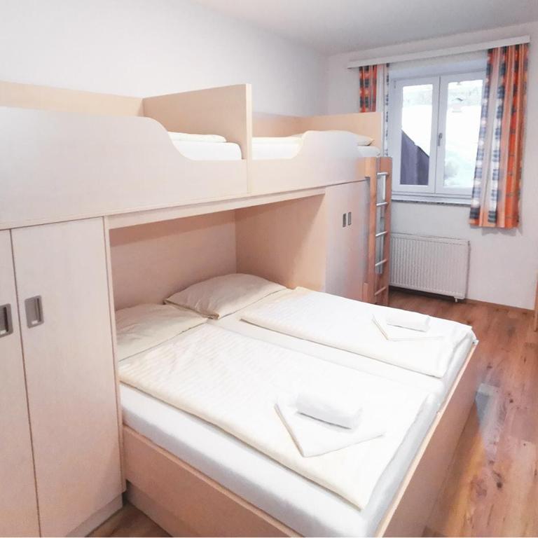 Jugend- und Familiengästehaus Heiligenblut - Vierbettzimmer - 2