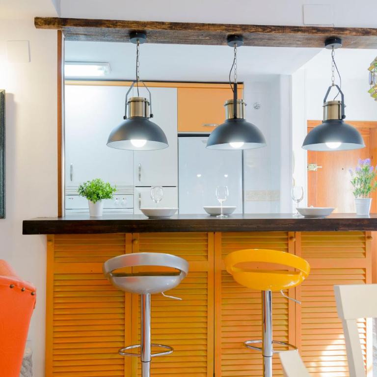 Mezquita Apart. with Free Parking - Apartamento de 3 dormitorios - 6
