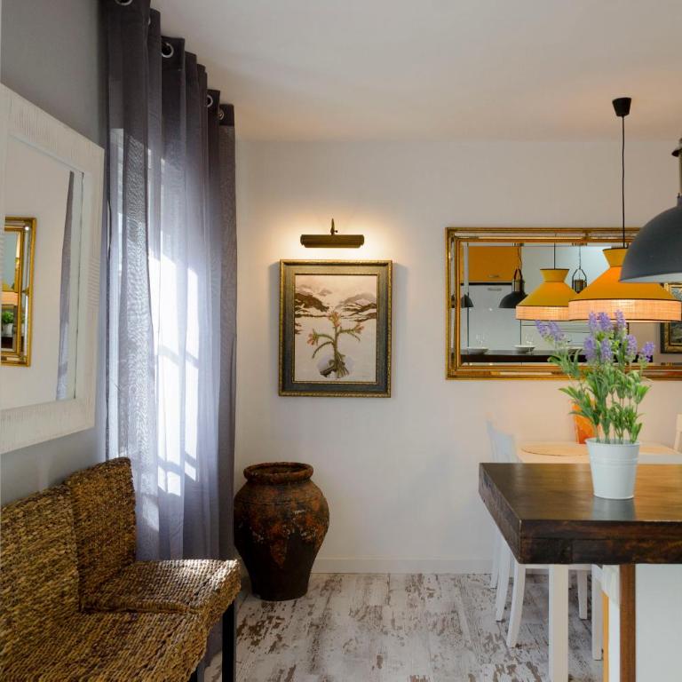 Mezquita Apart. with Free Parking - Apartamento de 3 dormitorios - 11