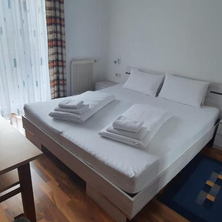 Gasthof Kasperle - Doppelzimmer mit Balkon - 7