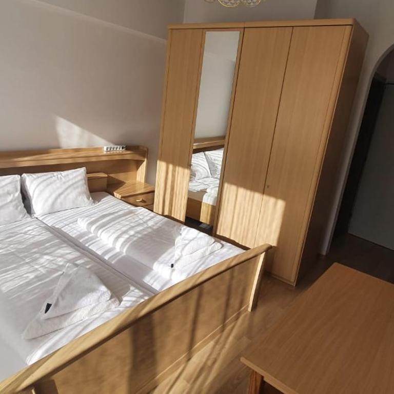 Gasthof Kasperle - Doppelzimmer mit Balkon - 8