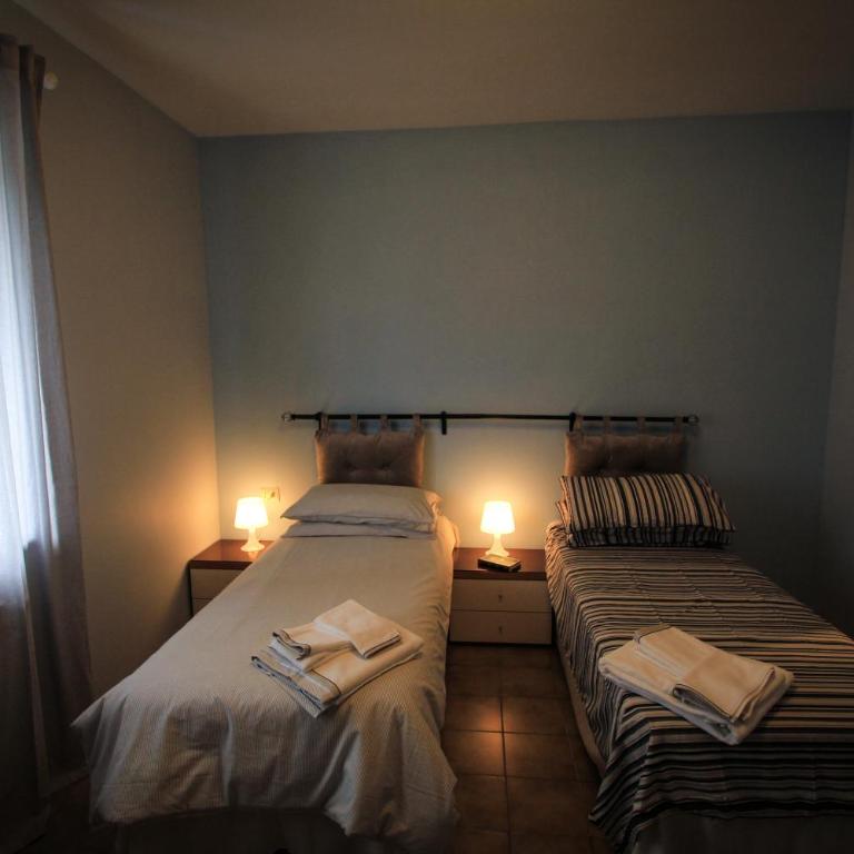AceroRosso B&B - Camera Matrimoniale/Doppia con Letti Singoli con Bagno Privato - 6
