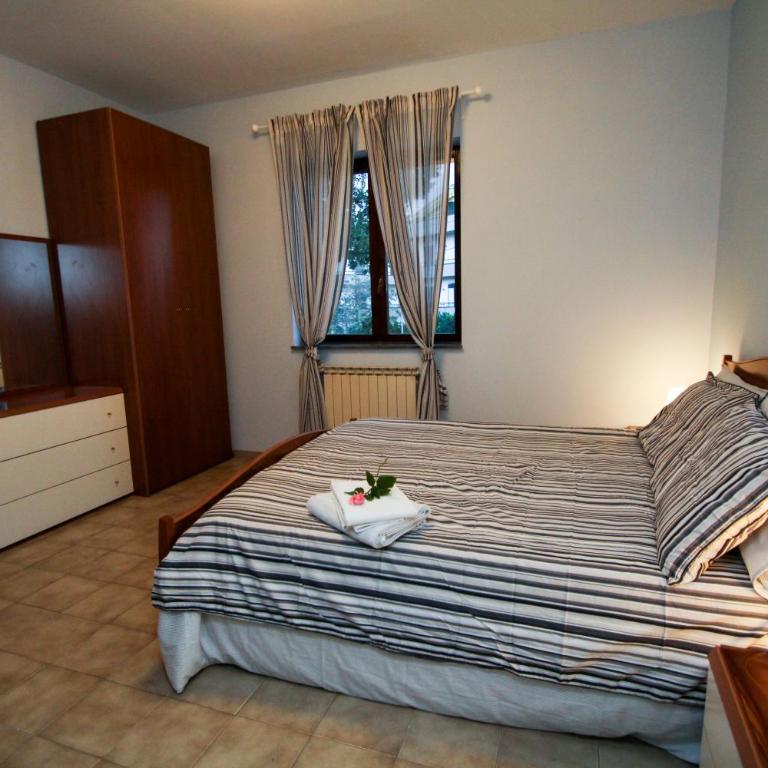 AceroRosso B&B - Camera Familiare con Bagno Privato - 5