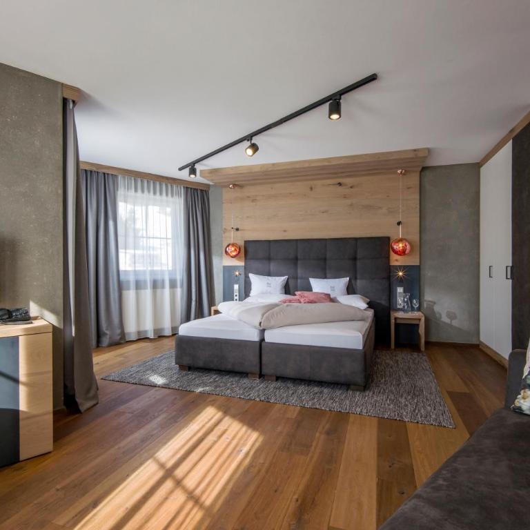 Familienparadies Sporthotel Achensee - FAMILIES ONLY - Familiensuite (2 Erwachsene + 1 Kind) - 1