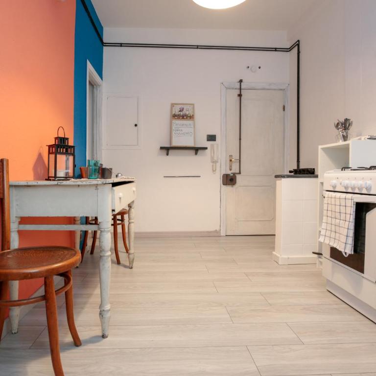 La casa di Marta - Camera Matrimoniale/Doppia con Letti Singoli con Bagno in Comune - 10