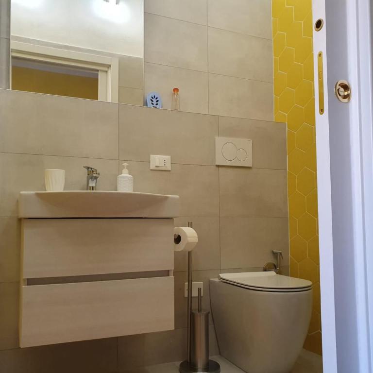 Liluna - Double Room with Private Bathroom - 2