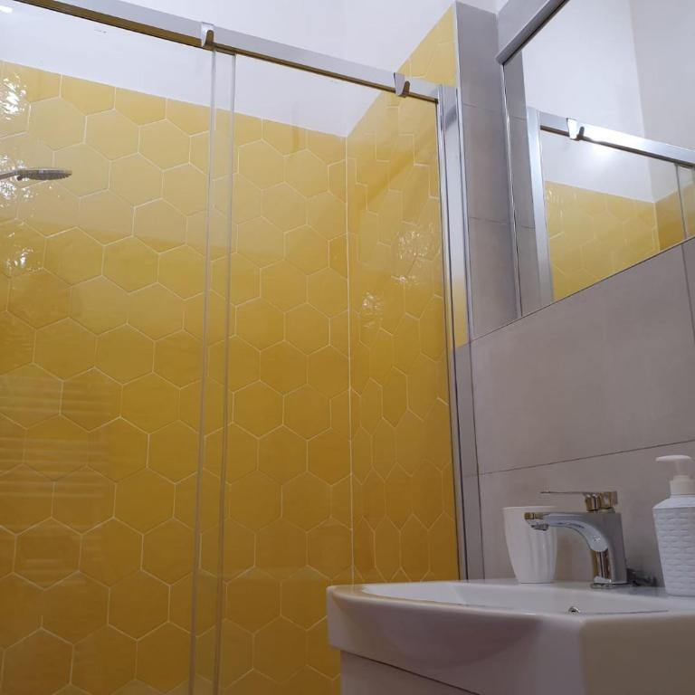Liluna - Double Room with Private Bathroom - 3