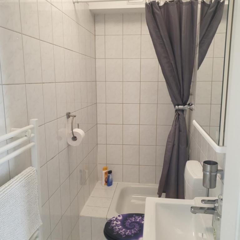 Gemütliche Wohnung zentral Augsburg - Two-Bedroom Apartment - 3