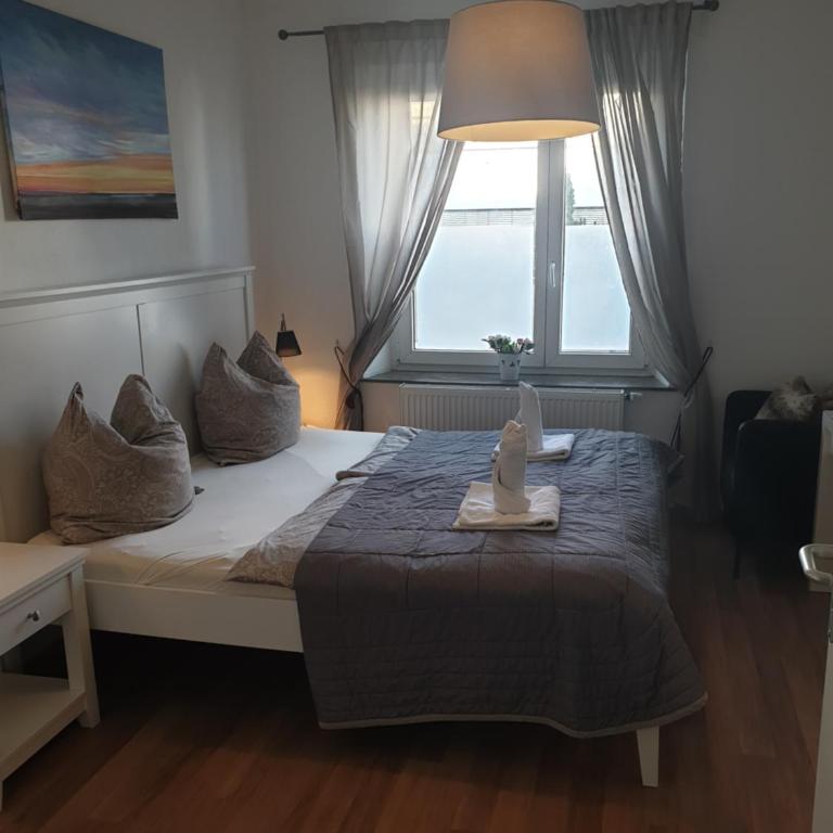Gemütliche Wohnung zentral Augsburg - Two-Bedroom Apartment - 2