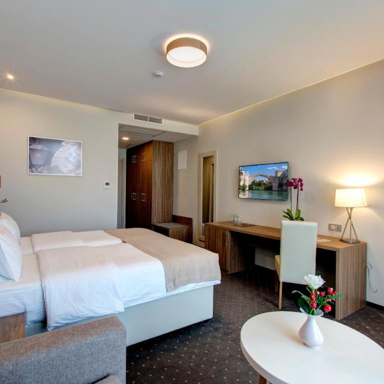 Hotel Eden - Deluxe Double Room - 10