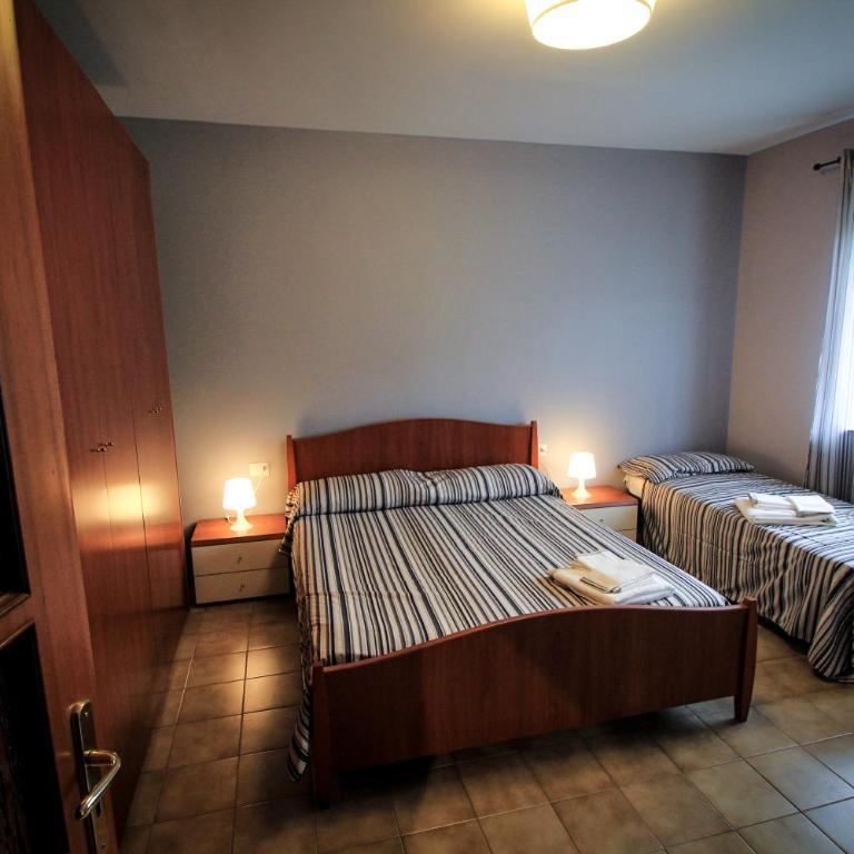 AceroRosso B&B - Camera Familiare con Bagno Privato - 3
