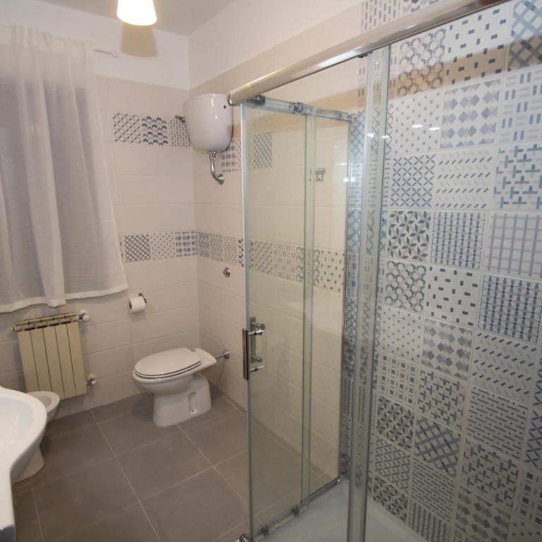 AceroRosso B&B - Camera Familiare con Bagno Privato - 1