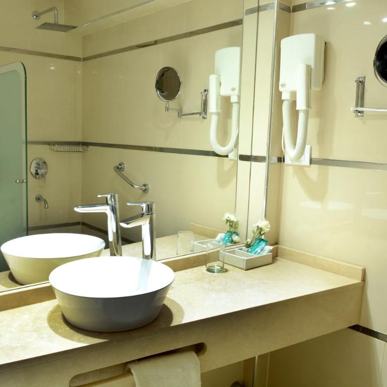 Hotel Capvio - Habitación Doble - 1 o 2 camas - 4