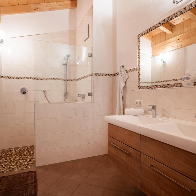 Talhammerhof - Two-Bedroom Apartment with Balcony - 10