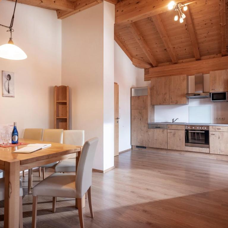 Talhammerhof - Two-Bedroom Apartment with Balcony - 2