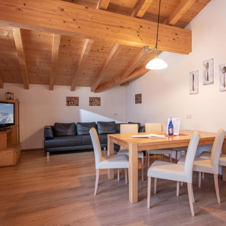 Talhammerhof - Two-Bedroom Apartment with Balcony - 3