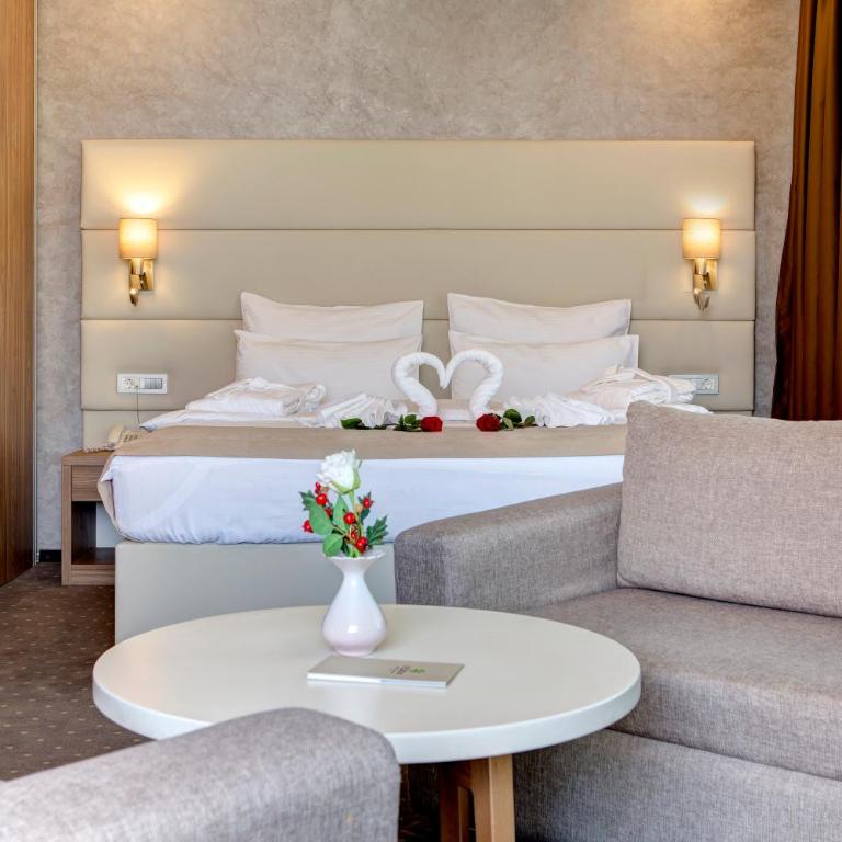 Hotel Eden - King Suite with Balcony - 5