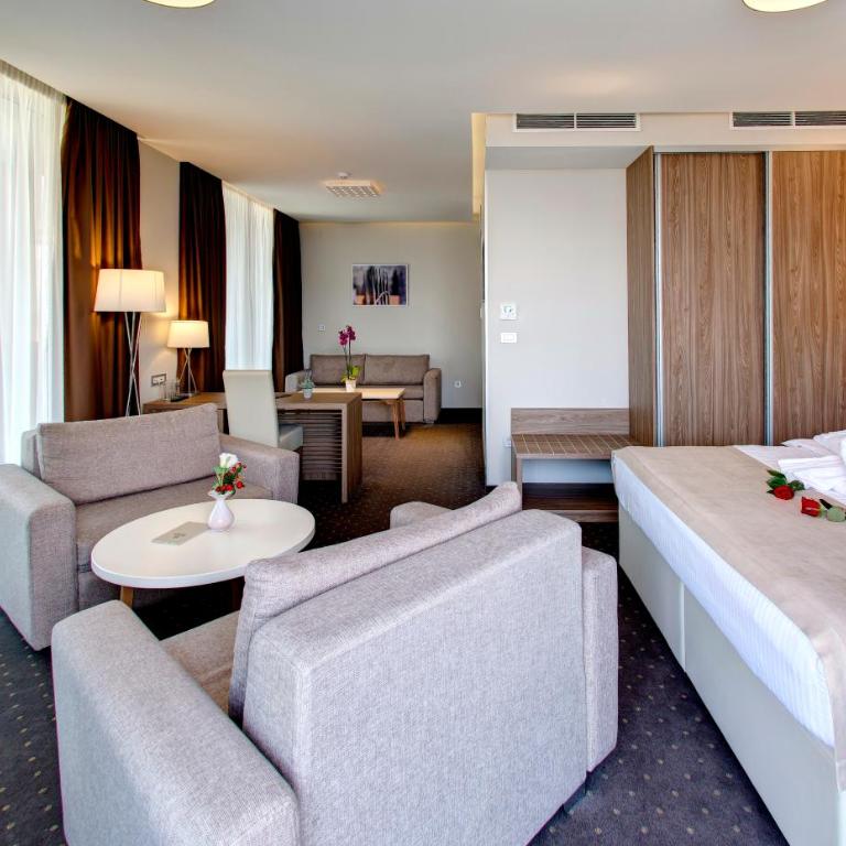 Hotel Eden - King Suite with Balcony - 8