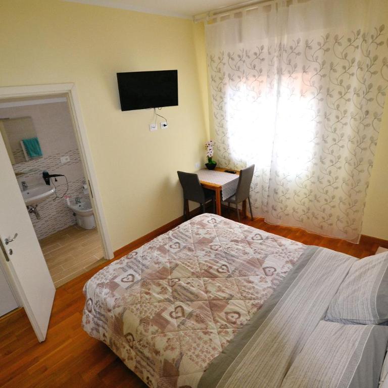 Affittacamere Lidiya - Camera Matrimoniale con Bagno Privato - 8