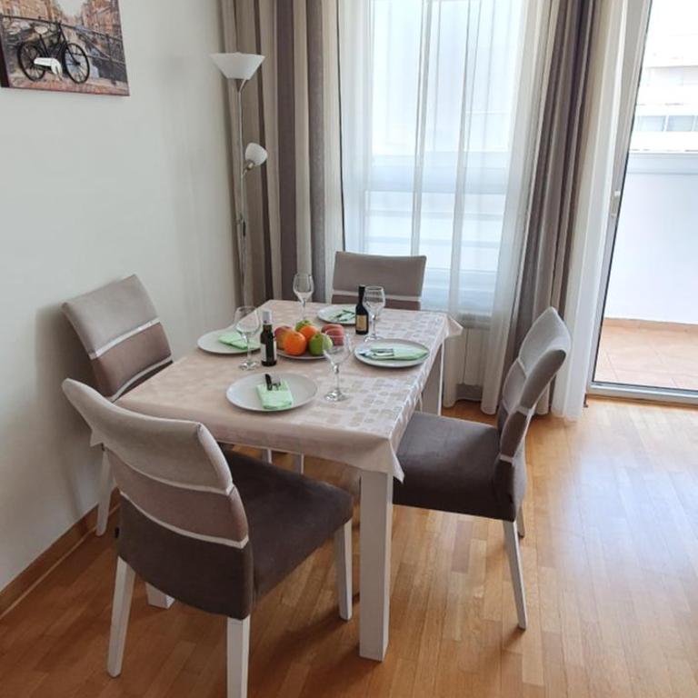 Royal apartment Belvill - Two-Bedroom Apartment - 11