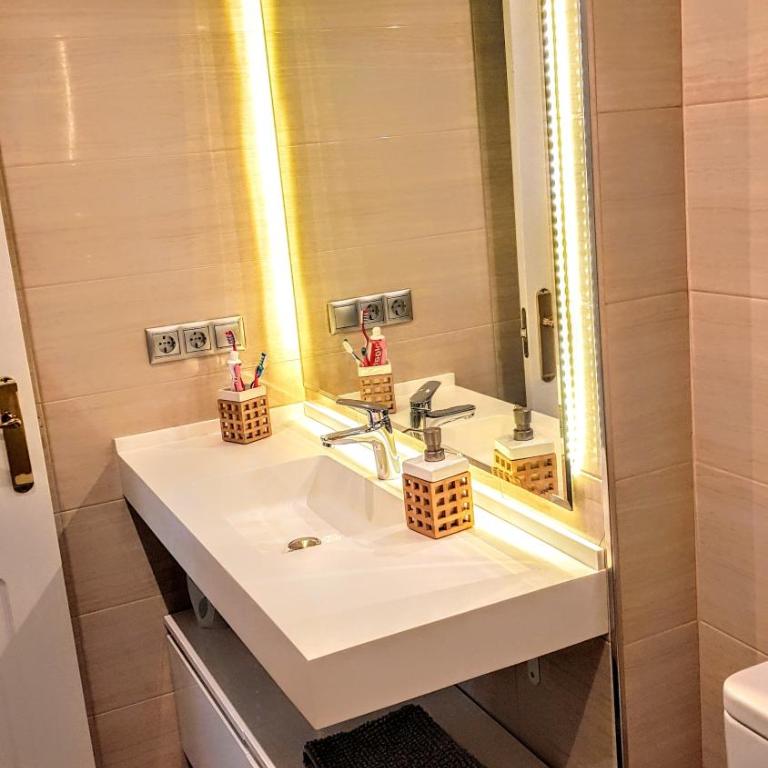 IMPRESIONANTE PRIMERA LÍNEA DE PLAYA, BAJONDILLO BEACH - Two-Bedroom Apartment - 22